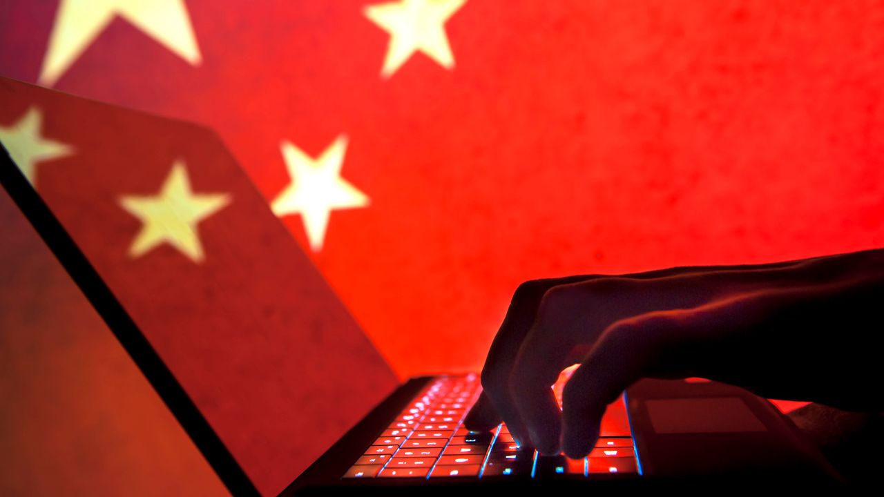 FBI'dan korkutan açıklama! 'Çin teknolojinizi çalıyor'