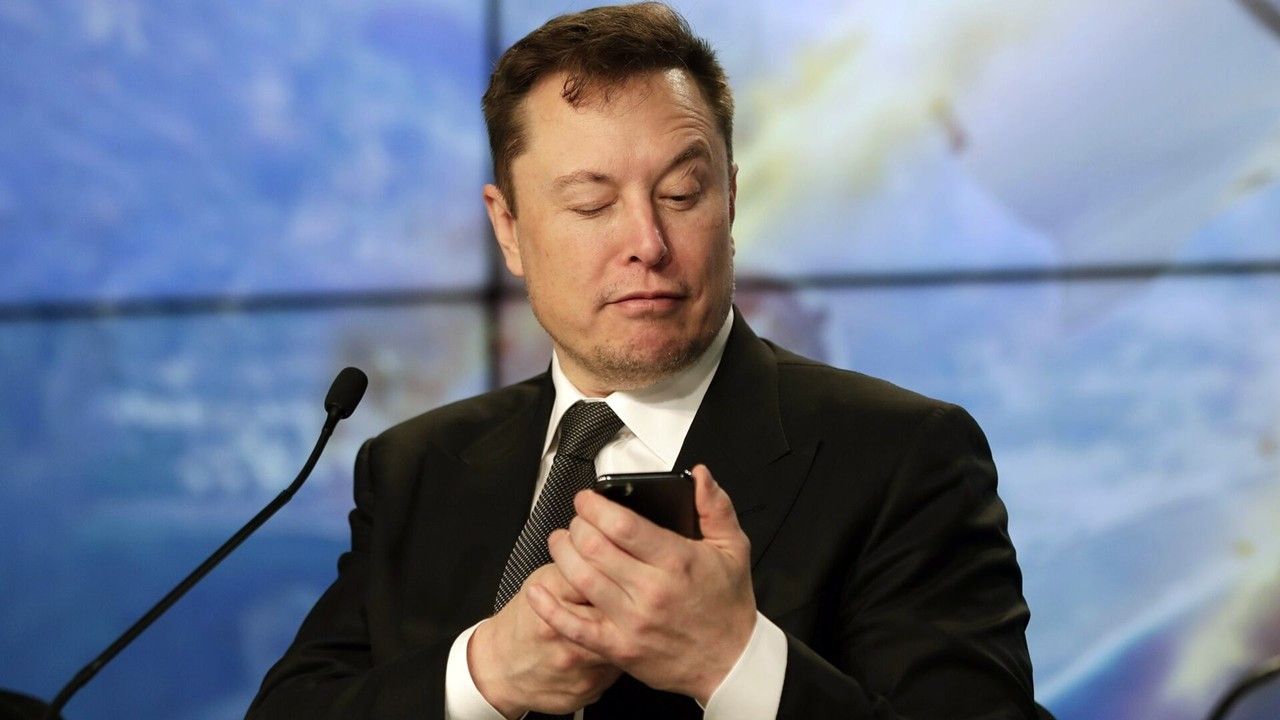 Elon Musk şimdi de gözünü bir haber platformuna dikti