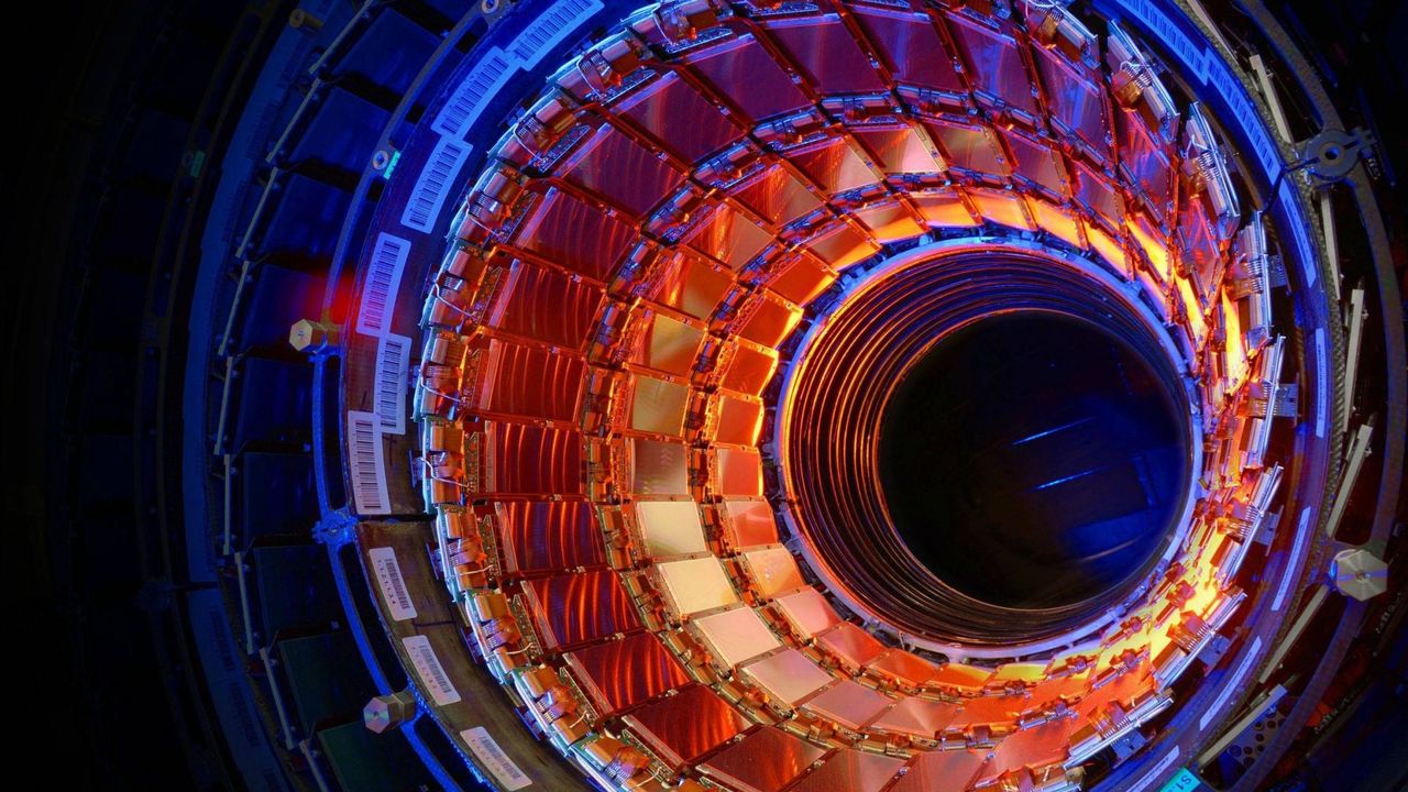 Büyük Hadron Çarpıştırıcısı evrenin sırlarını çözmek için yeniden çalıştırılıyor!