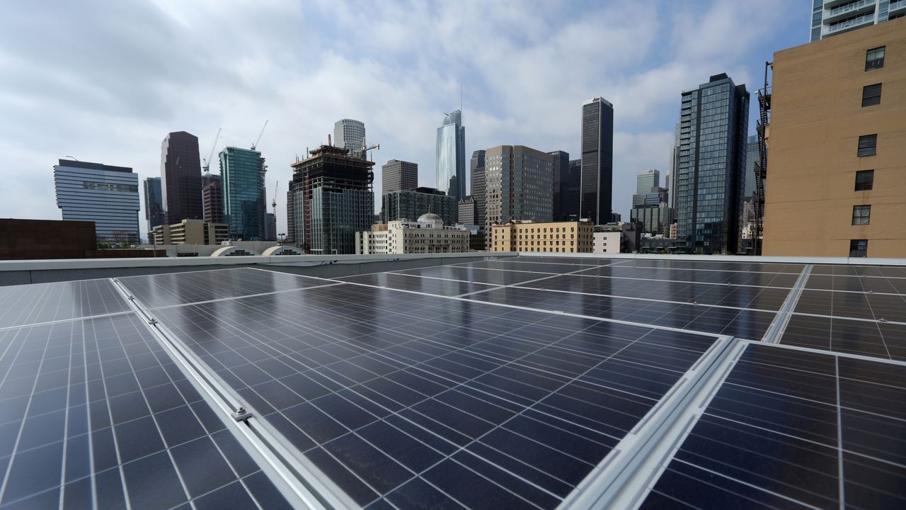 Tokyo'da yeni evlerin güneş paneli bulundurması zorunlu hale geliyor