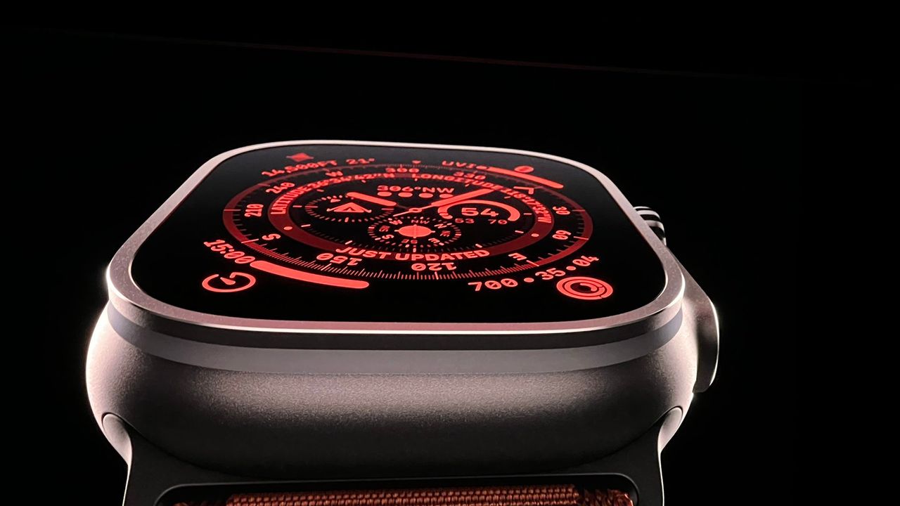Akıllı saatlerin amiral gemisi Apple Watch Ultra! İşte özellikleri ve fiyatı...