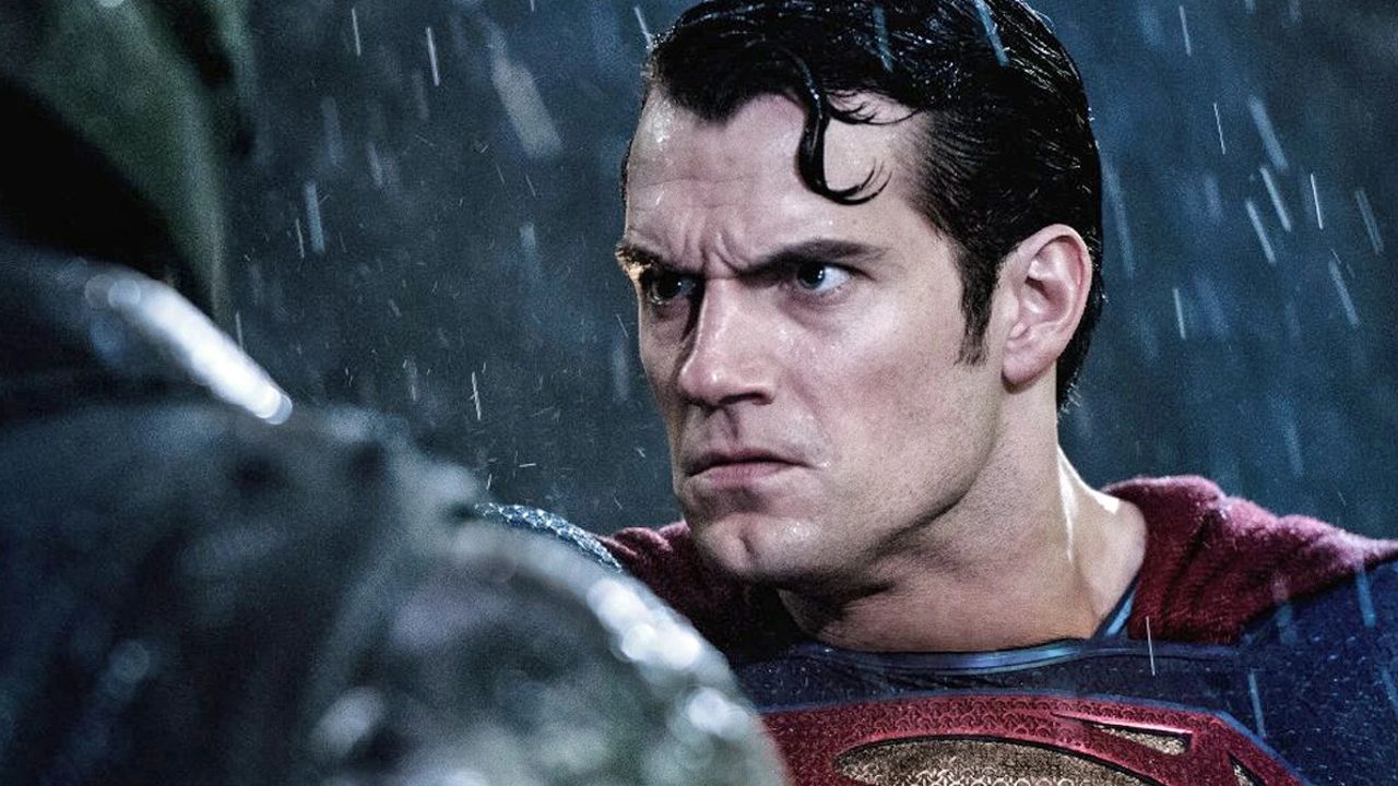 Superman filmi iptal edildi: Henry Cavill bu rol için Witcher'dan ayrılmıştı