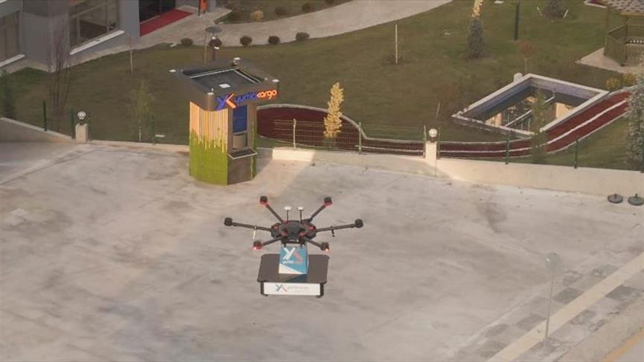 Türkiye’de ilk kez ‘Otonom drone ile kargo teslimatı’ gerçekleştirildi: İşte o anlar - VİDEO