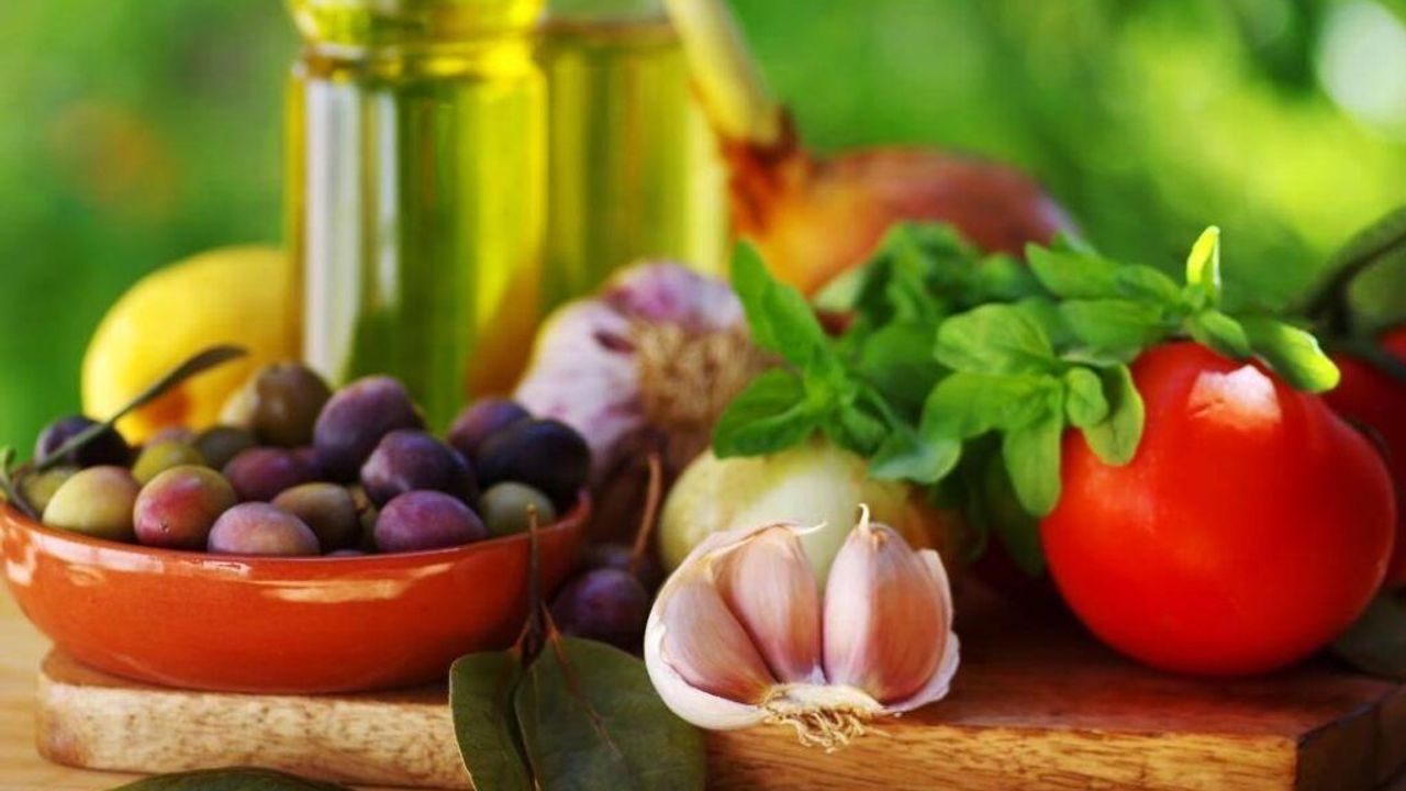 Diğer diyetlere oranla 2 kat daha fazla Vücut yağı azaltan diyet: Yeşil Akdeniz diyeti