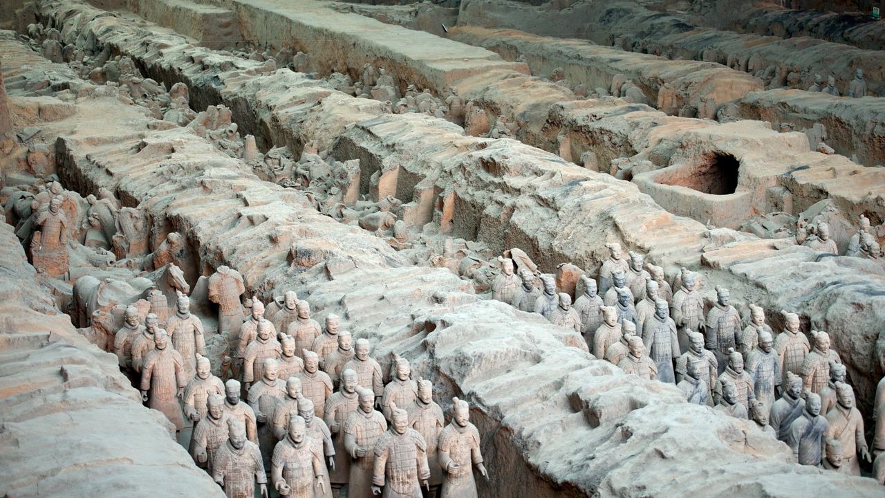 Arkeologlar Çin'in ilk imparatorunun mezarını açmaktan neden çok korkuyor?