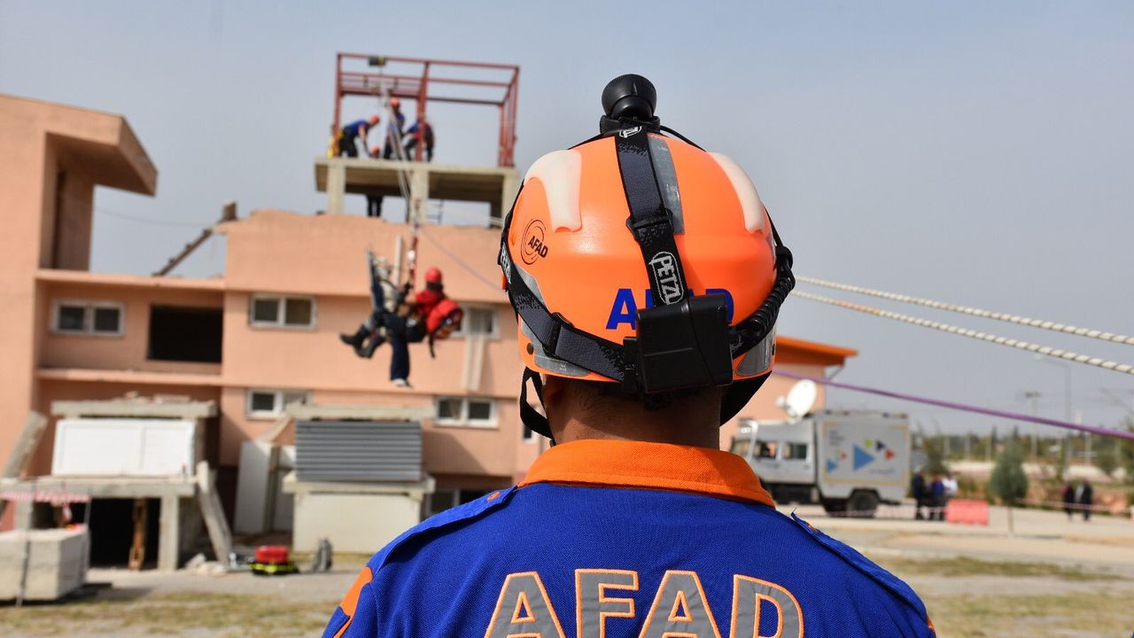 Depreme müdahale eden AFAD personelinin sayısı ne kadar? AFAD güncel sayıyı açıkladı!
