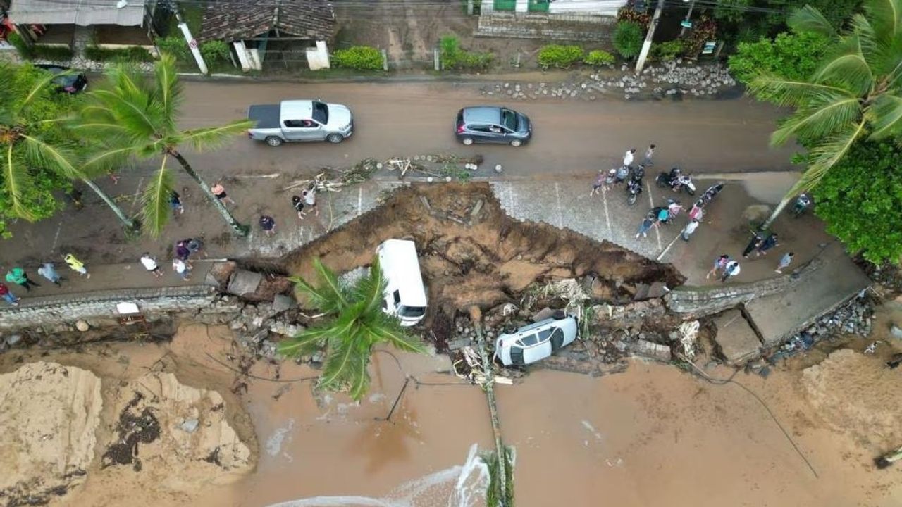 2023 yılı felaketlerin yılı mı olacak? Brezilya karnavalını sel vurdu
