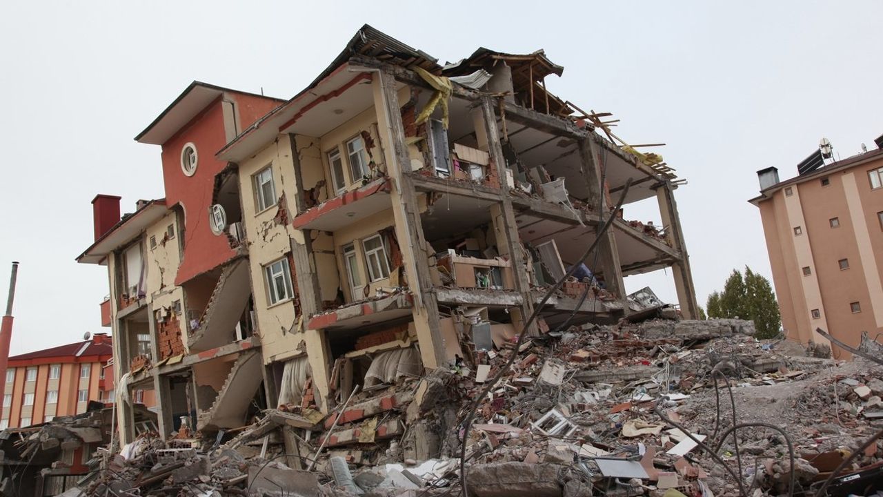 İBB, İstanbul depreminin olası kayıp raporunu paylaştı: 14.144 kişi hayatını kaybedecek!