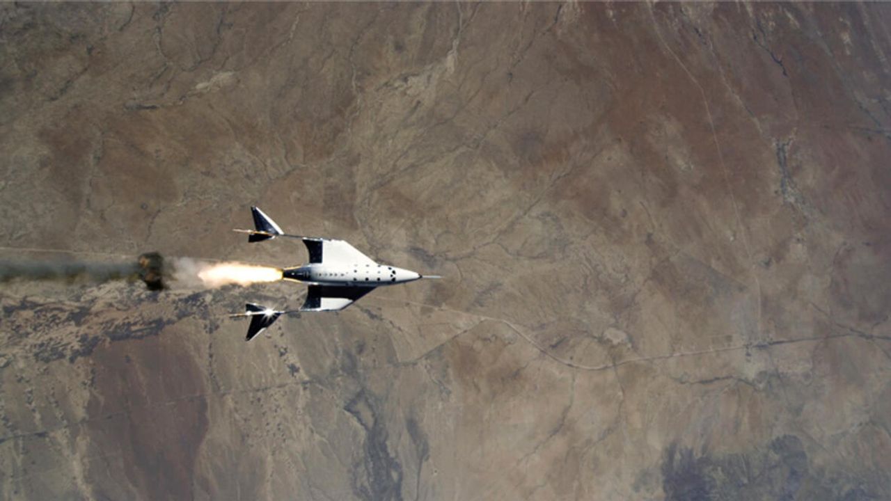 Uzay turizm şirketi Virgin Galactic'in ikinci testi de başarılı!