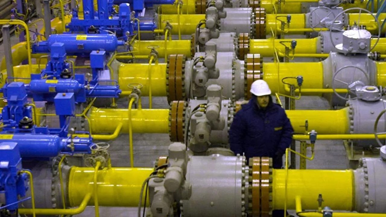 Avrupa'ya doğalgaz uyarısı! Rusya vanaları kapatabilir