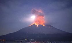 Dünyanın en tehlikeli yanardağlarından Sakurajima harekete geçti - VİDEO