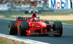 Michael Schumacher'in 1998 sezonunda sürdüğü F1 aracı dudak uçuklatan bir fiyata satıldı!