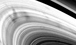 Satürn'ün halkalarında meydana gelen gizemli olay: Jant telleri