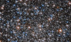 NASA, 100 bin yıldızlı dev kümeyi böyle görüntüledi!