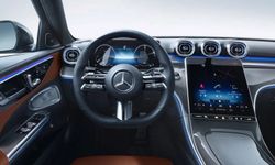 Mercedes-Benz, sportif görünümlü 2022 C-Serisi sedanını piyasaya sürüyor