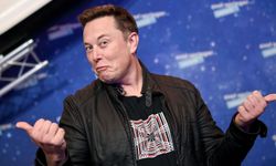 Elon Musk size soruyor: "Tesla hisselerimi satayım mı?"