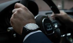Bugatti'den uçuk olmayan fiyatıyla lüks akıllı saatler geliyor!