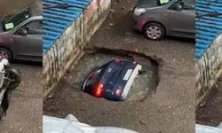 Hindistan'da şok eden olay!  Bir otomobil, kuyu tarafından yutuldu