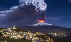 Etna Yanardağı, kendi yükseklik rekorunu kırdı