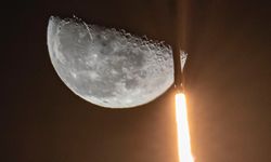 SpaceX'in kontrolden çıkan roketi Ay'a çarpacak!