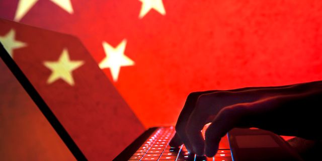 FBI'dan korkutan açıklama! 'Çin teknolojinizi çalıyor'