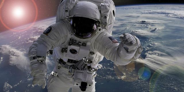 NASA, uzay yürüyüşüne çıkan astronotlarının görüntüsünü paylaştı