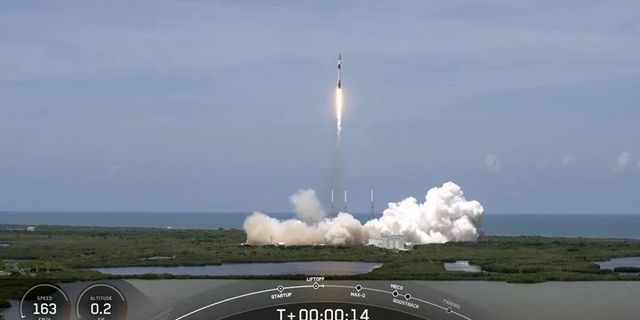 Türkiye'nin ilk ticari uydusu, SpaceX tarafından uzaya fırlatıldı - VİDEO