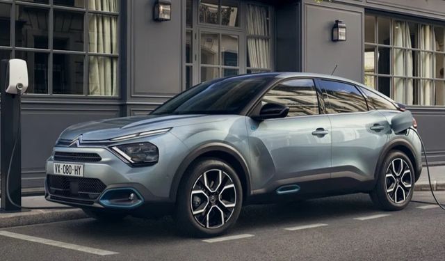 Elektrikli Citroen e-C4 dikkat çeken fiyatıyla Türkiye'de satışa çıktı