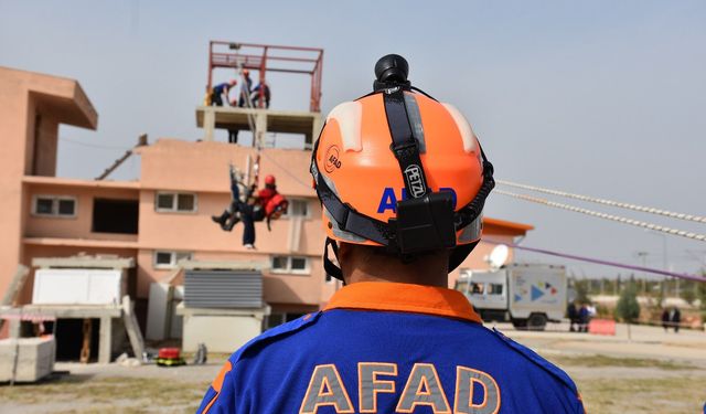 Depreme müdahale eden AFAD personelinin sayısı ne kadar? AFAD güncel sayıyı açıkladı!