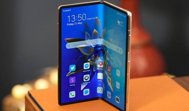 Katlanabilir Huawei Mate X3'ün teknik detayları sızdırıldı!