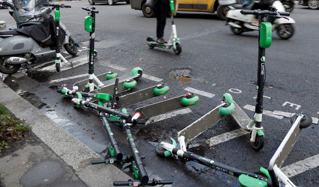 Paris, 'kaldırım mafyası' e-scooter şirketlerin savaş açtı!