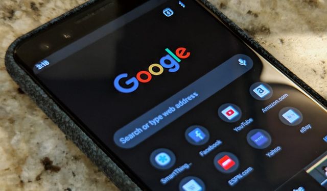 Google, karanlık temayı test etmeye başladı!