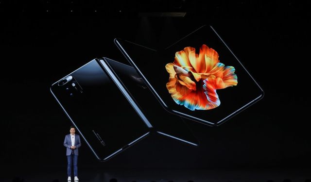 Xiaomi katlanabilir telefonu Mi Mix Fold'u tanıttı! İşte fiyatı ve özellikleri...