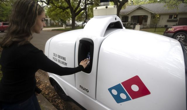 Domino's Pizza'da R2 adlı robotla teslimat dönemi başlıyor!