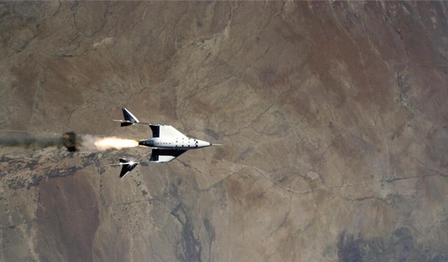 Uzay turizm şirketi Virgin Galactic'in ikinci testi de başarılı!