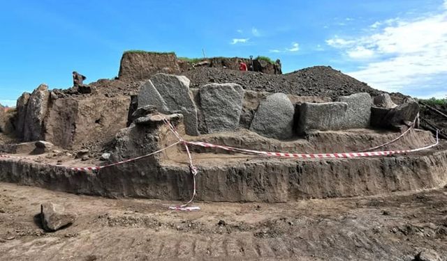 Ukrayna’da 5 bin 500 yıllık höyük bulundu! 24 farklı mezar içeriyor...