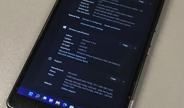 Windows 11'i 6 yıllık 'telefona' yükledi!