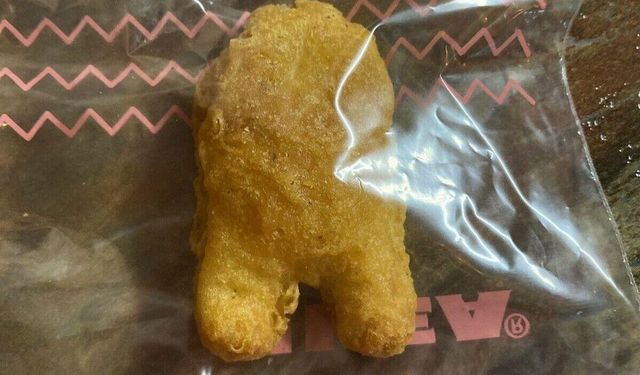 McDonald's siparişinden çıkan Among Us şekilli nugget tam 100 bin dolara satıldı