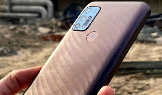 Motorola'dan yeni telefon hamlesi