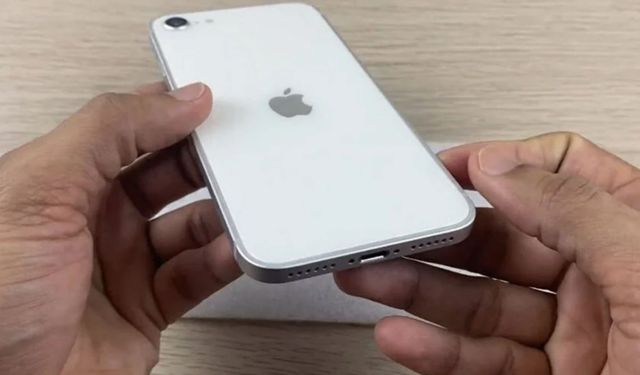 Yeni ucuz iPhone geliyor! İşte iPhone SE 3'ten ilk görüntüler...