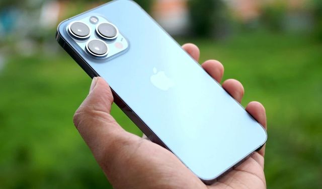 Mahkeme iPhone reklamlarında bahsedilen 'su geçirmezlik' iddiasına karar verdi