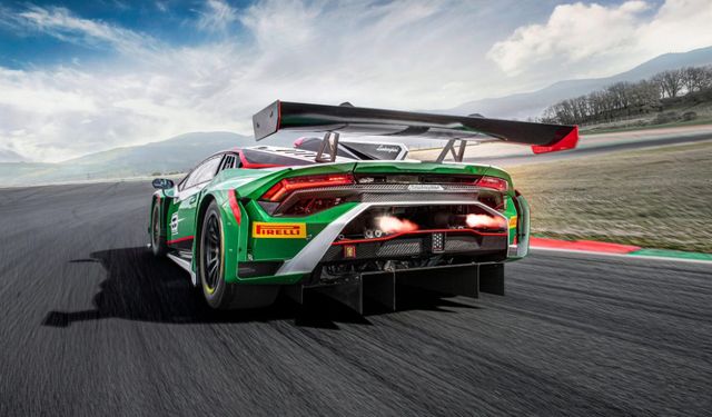 Lamborghini yeni GT3 aracı Huracán GT3 EVO2'yi tanıttı!