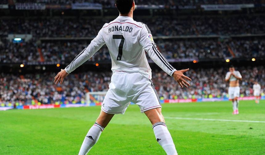 Cristiano Ronaldo'nun tartışmalı transfer haberleri sonrasında sosyal medyaya tepkiler yağdı!