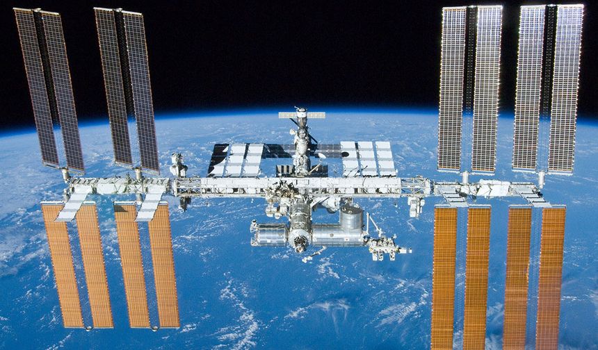 SpaceX, ISS' astronotlarını uzay istasyonundan kurtaracak!