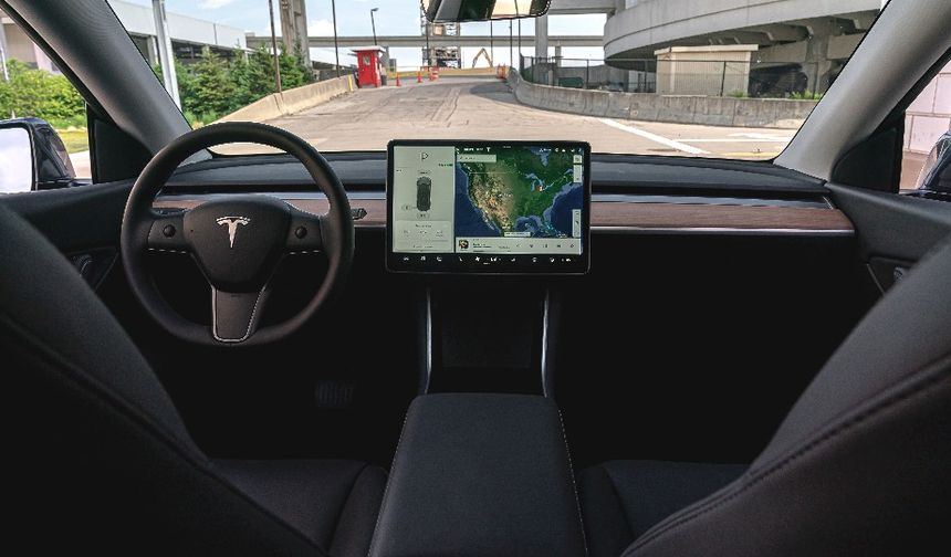 Tesla araçların büyük güvenlik problemi! 120 bin araçta risk teşkil ediyor...