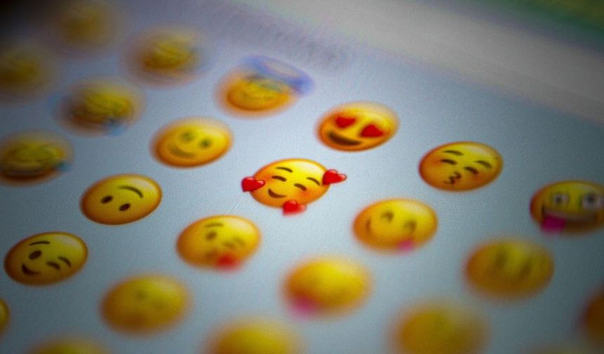 İstenilen emojiyi üretebiliyor! Yeni iOS güncellemesi emojileri değiştirecek