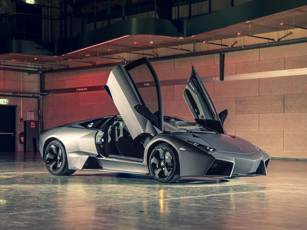 2007 yılında tanıtılan ve sadece 20 tane üretilen Lamborghini Reventon modellerinden biri açık artırma ile satışa çıkıyor.