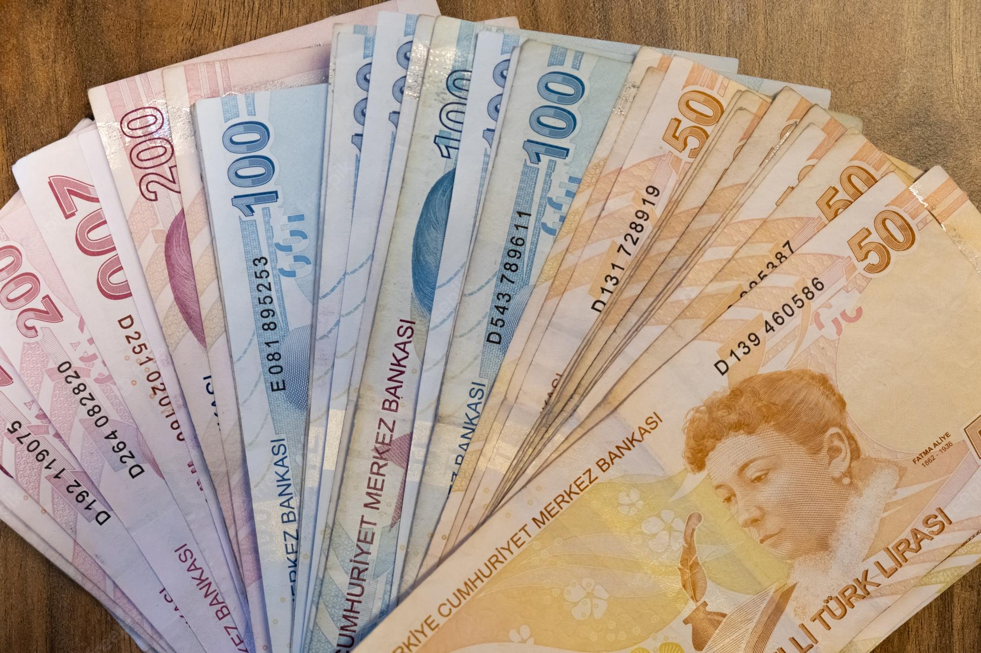 turkish-lira-exchange-currency-banknotes-istanbul-turkey-january-2022_210545-1294