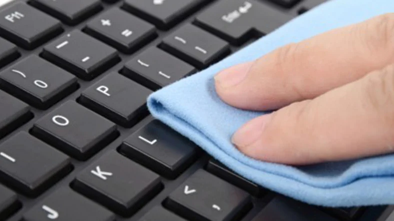 klavye-temizleme-yolları